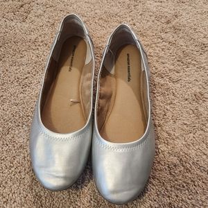Silver flats, size 9.5